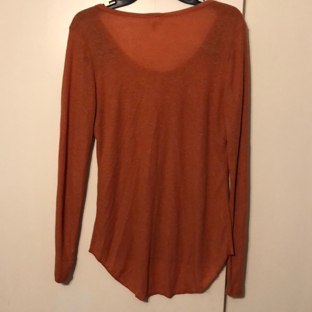 Design Top - Picture 2 of 2